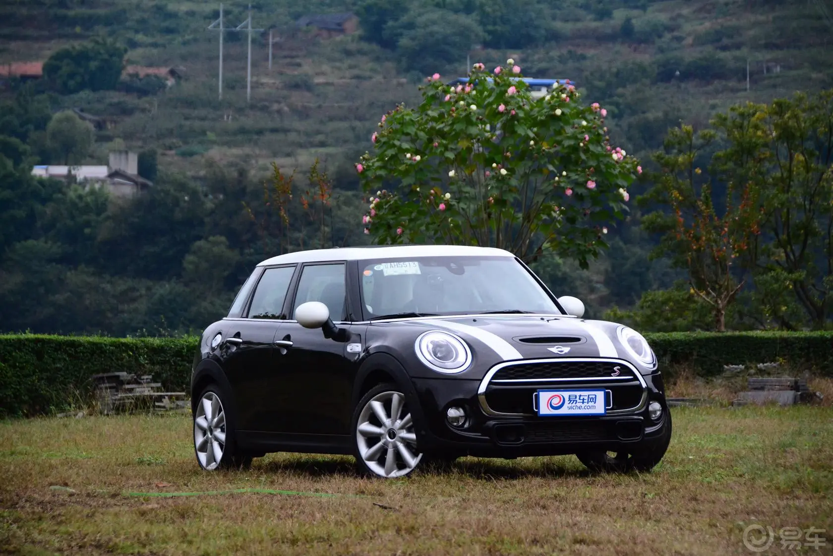 MINI2.0T COOPER S 五门版车头局部