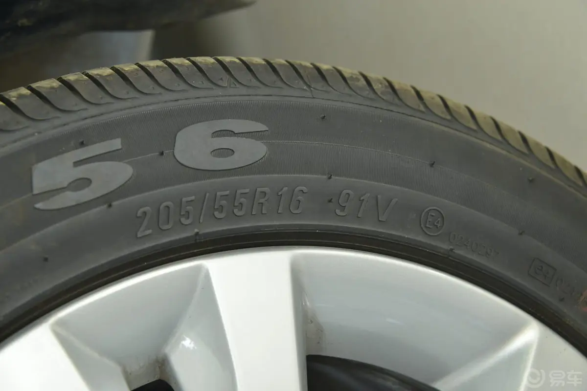 逸动1.6L 手动 豪华型轮胎规格