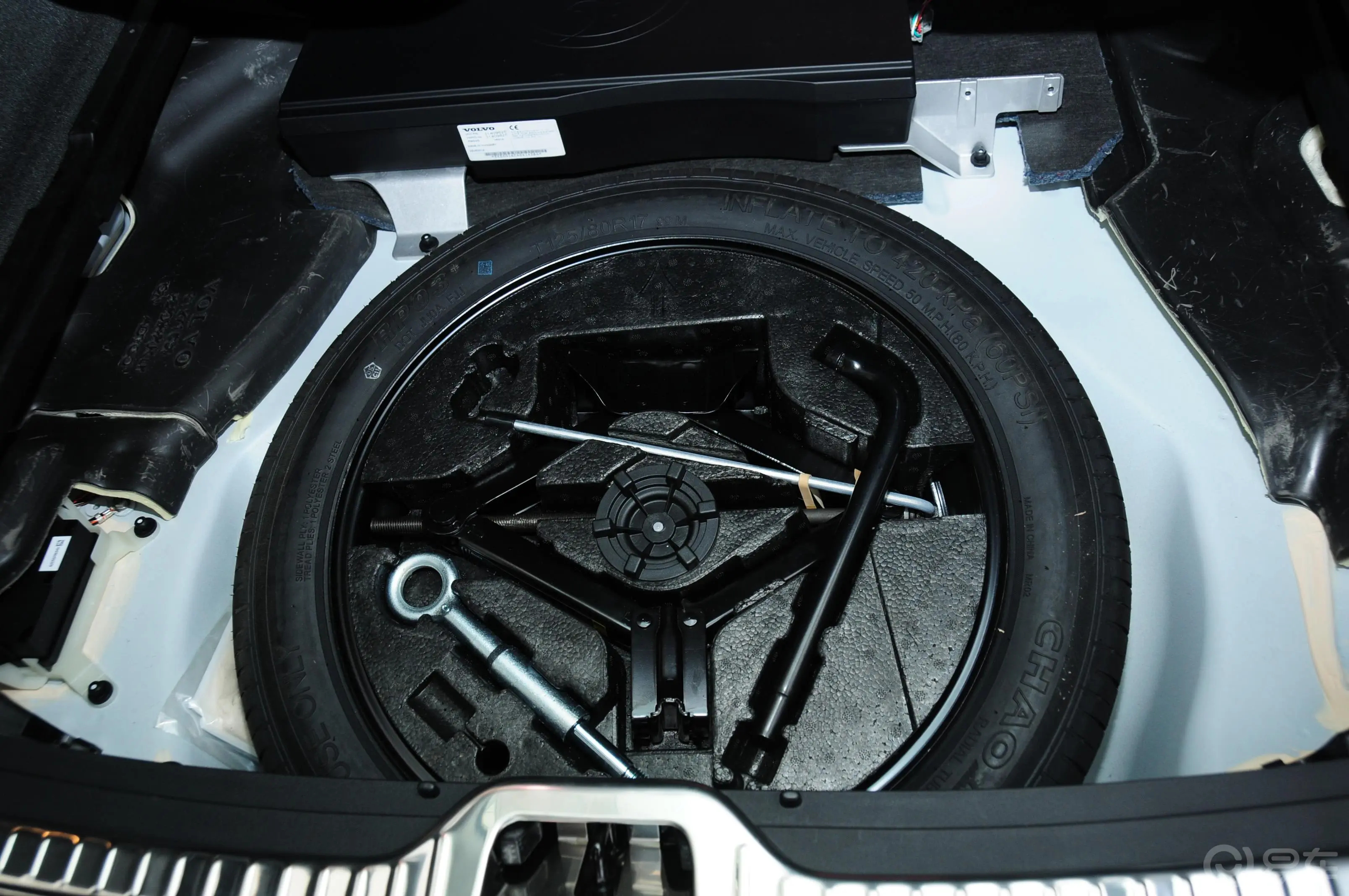 沃尔沃XC60T6 AWD 智越版备胎