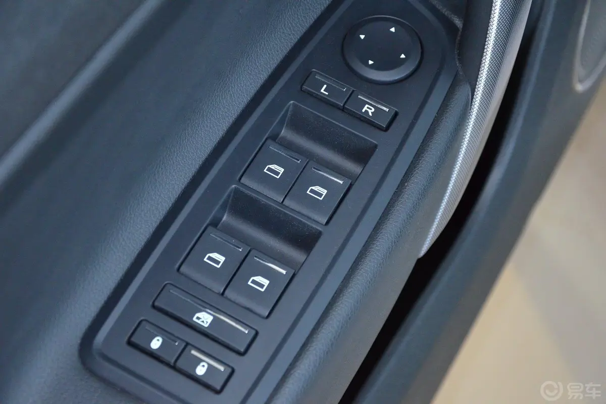 MG51.5T 自动 豪华型 inkaNet车窗升降键