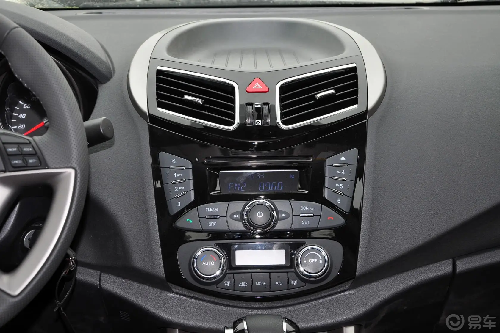 海马S51.5T CVT 舒适型运动版中控台整体