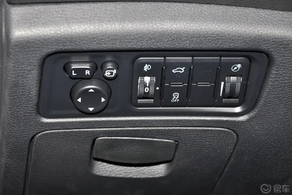 海马S51.6L 手动 智骋型驾驶员侧车门内门板