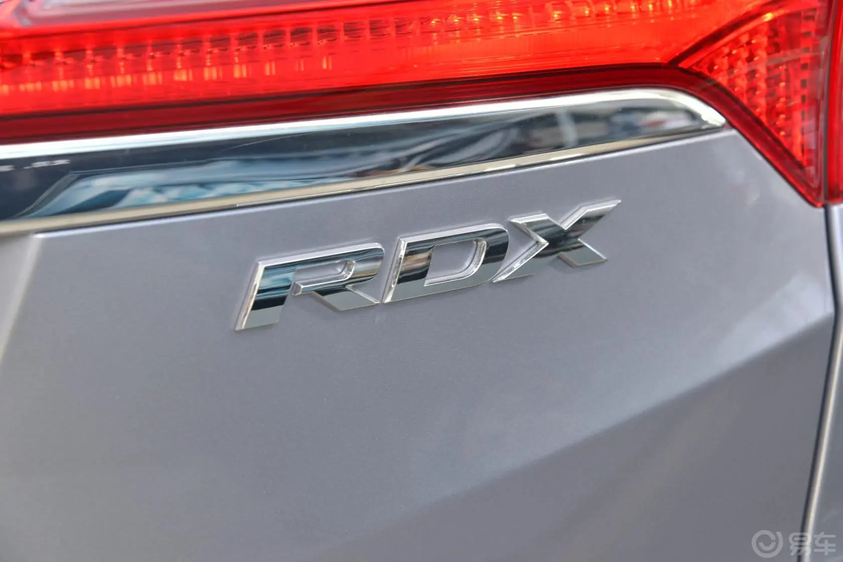 讴歌RDX(进口)3.5L V6尾标