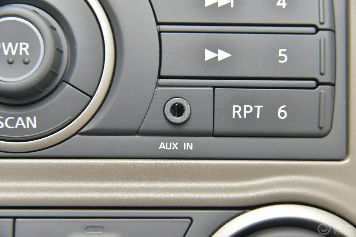 轩逸1.6L 手动 XE 经典舒适版AUX接口
