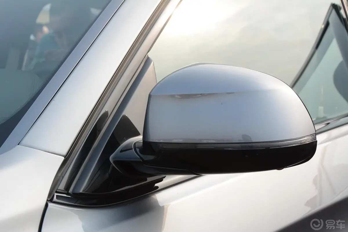 宝马X6xDrive50i M运动型后视镜转向灯（前）