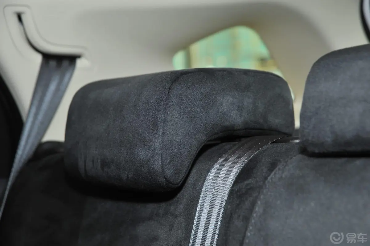 雷克萨斯CT200h 1.8L 自动 舒适版（单色）后排头枕
