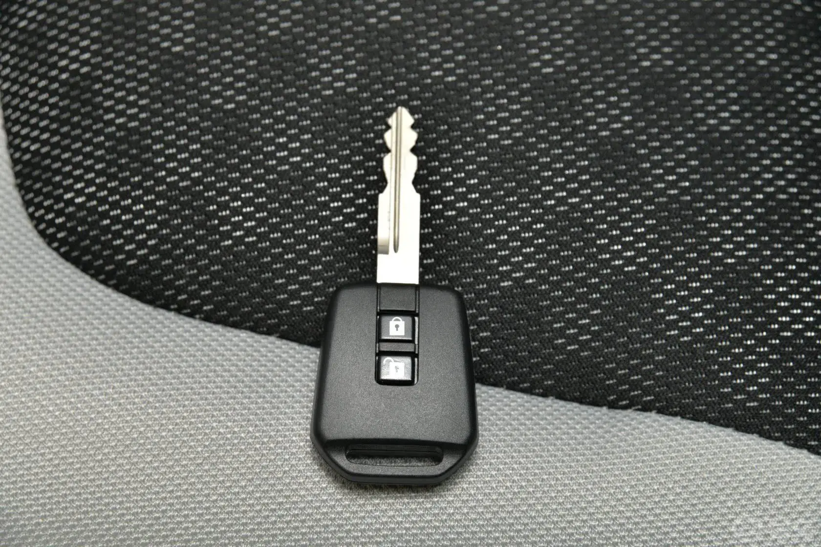 优6 SUV1.8T 魅力型钥匙