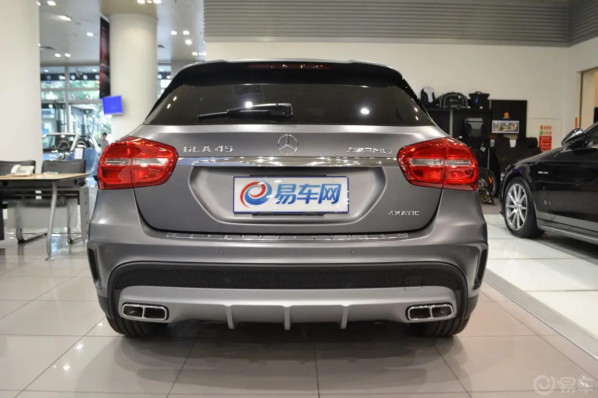 奔驰GLA AMGGLA 45 AMG 4MATIC正后水平