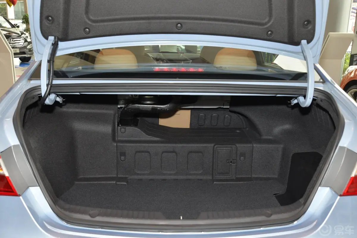 索纳塔(进口)2.0L 自动 Hybrid行李箱空间