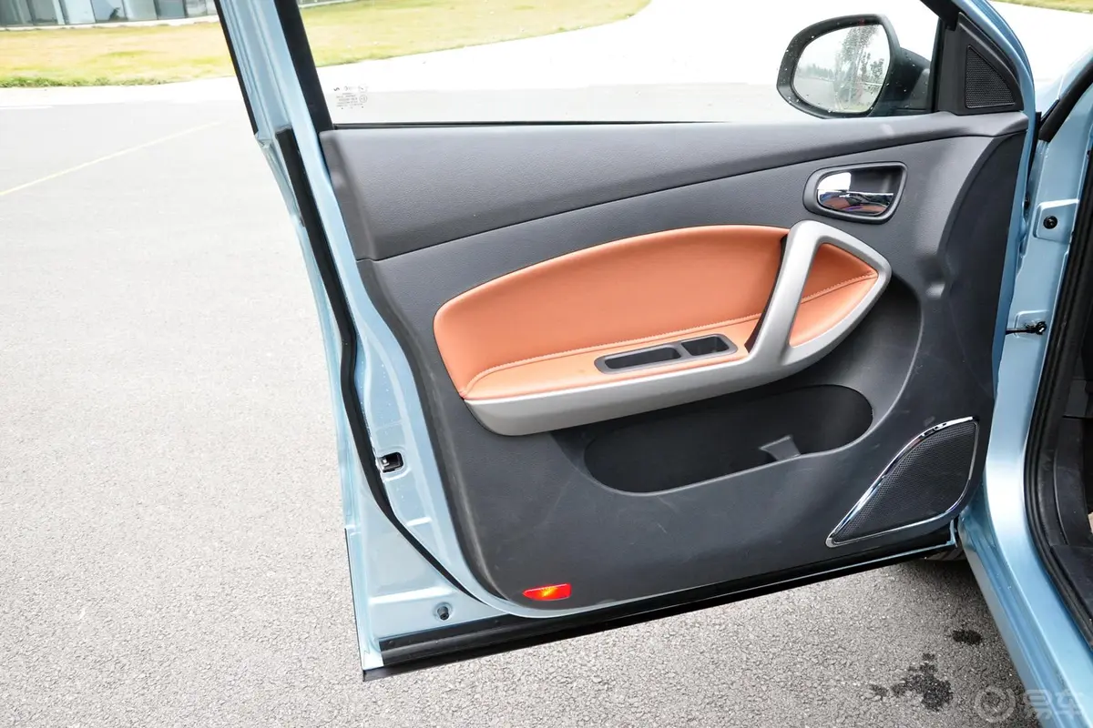 海马S51.5T CVT 舒适型运动版驾驶员侧车门内门板