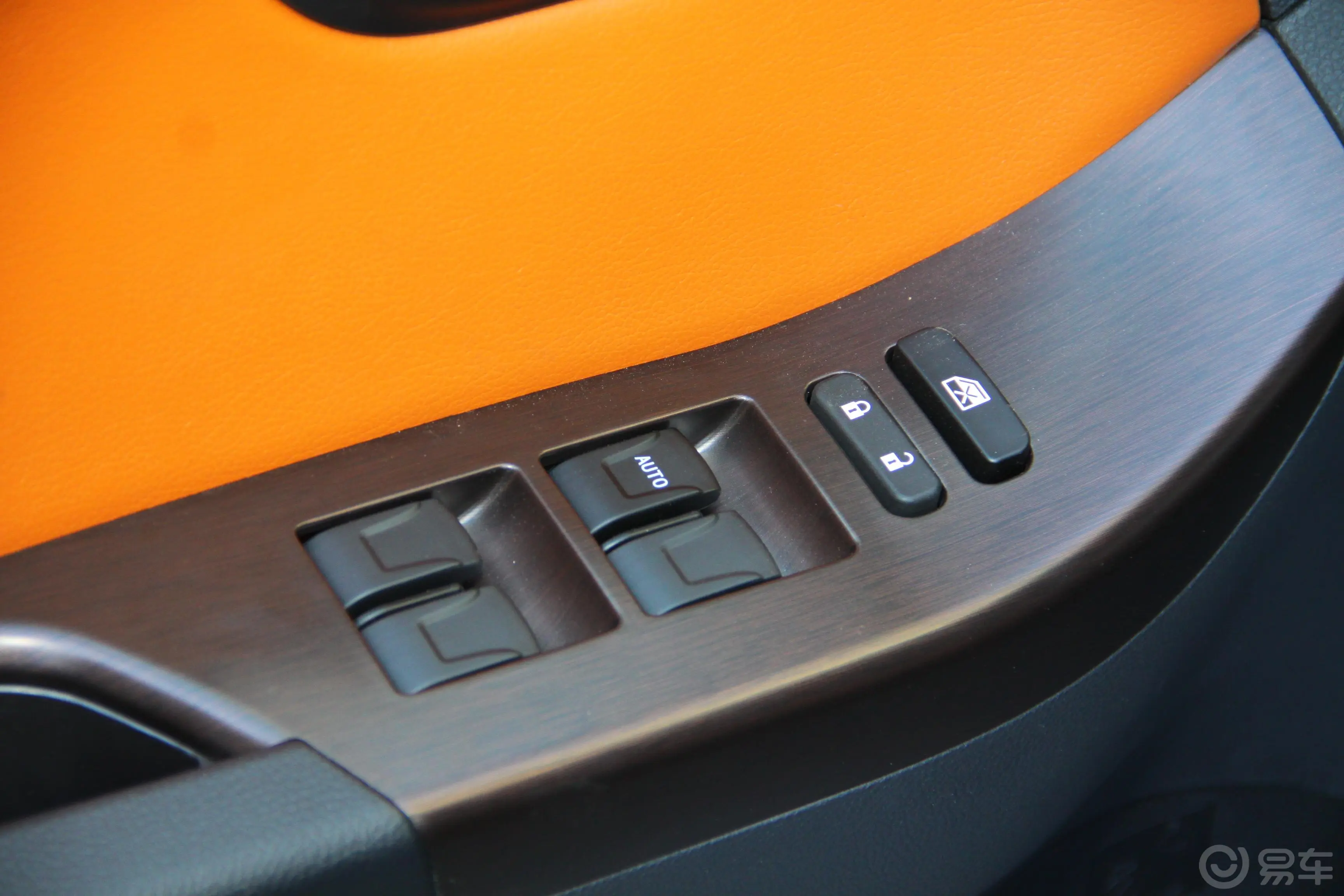 海马S72.0L 手动 智享版车窗升降键