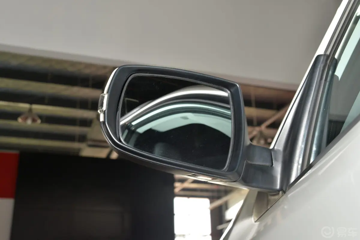 索兰托2.2L 柴油 豪华版 五座后视镜镜面（后）
