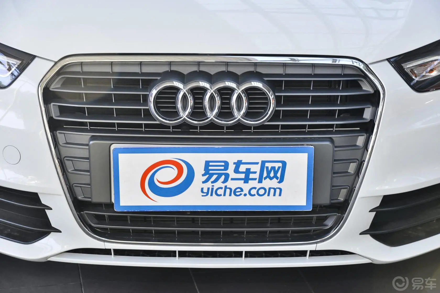 奥迪A1Sportback 30TFSI Ego plus前格栅侧俯拍