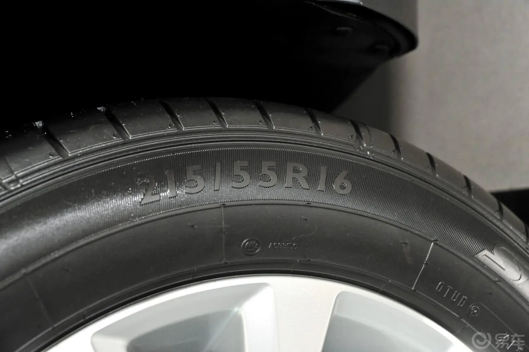 迈腾1.8T 手自一体 领先型轮胎规格
