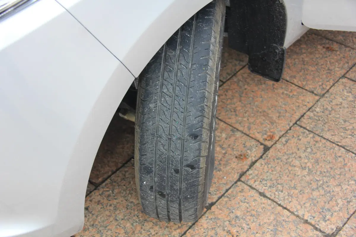 五菱荣光V1.5L 标准型轮胎花纹