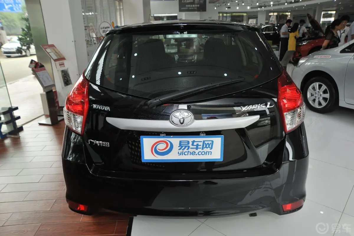 YARiS L 致炫1.5L 自动 炫动版正后水平