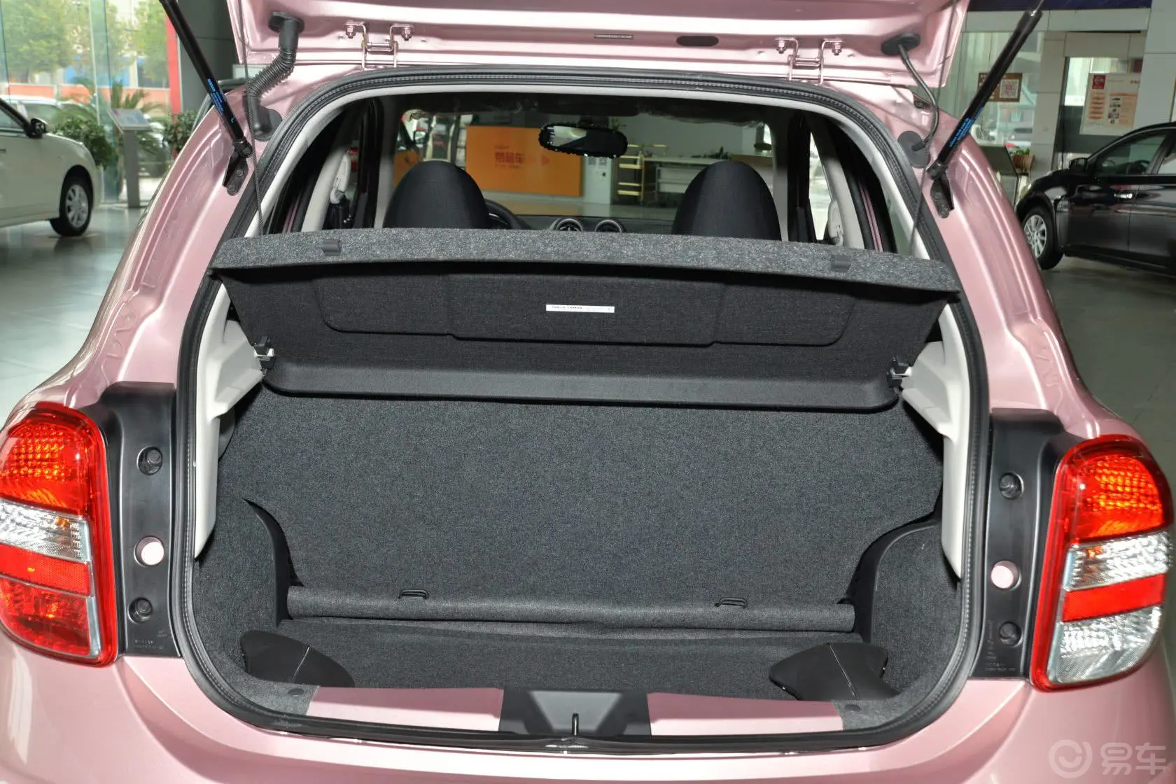 玛驰1.5XV AT 易智版行李箱空间