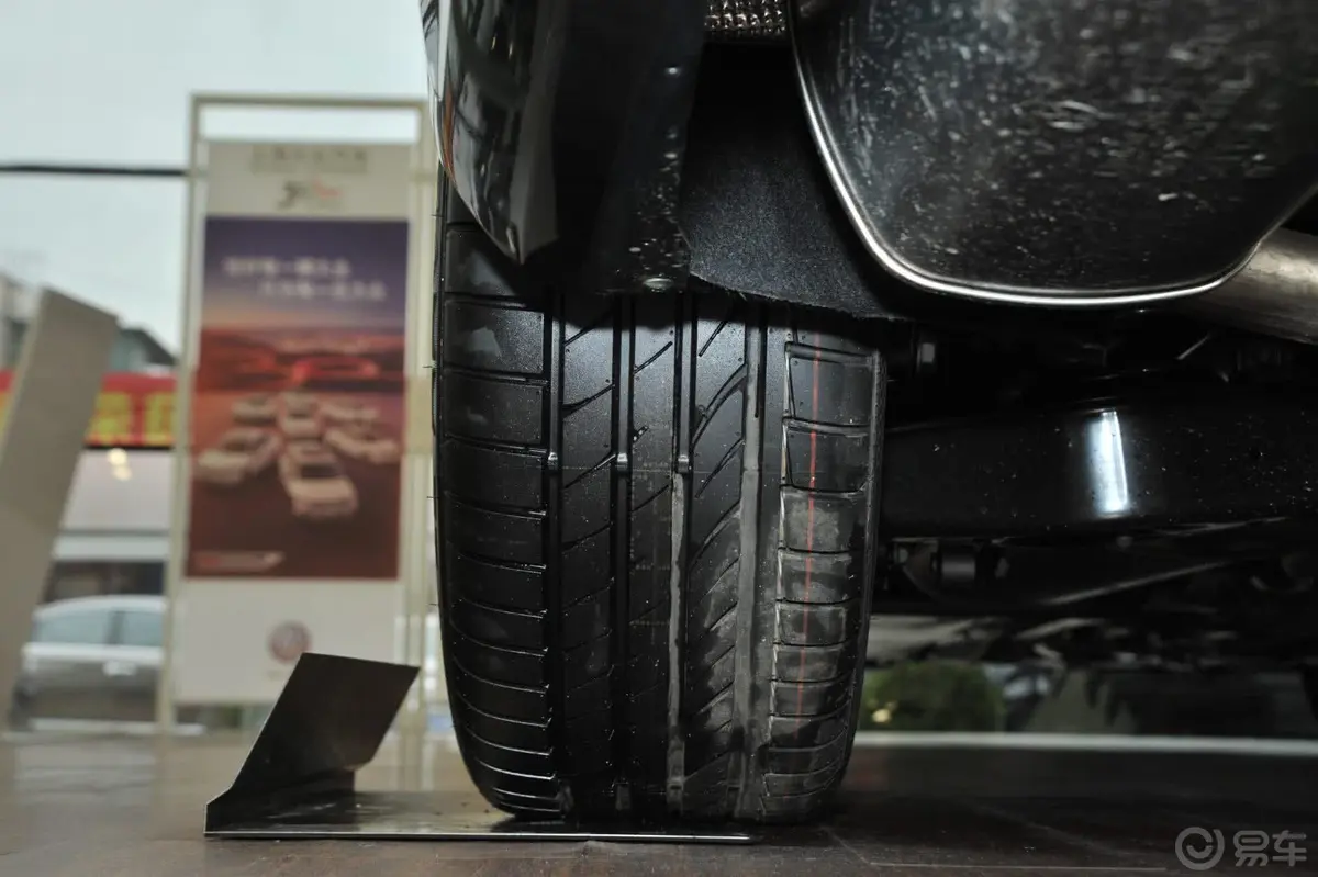 帕萨特3.0L 双离合 V6 旗舰尊享版轮胎花纹