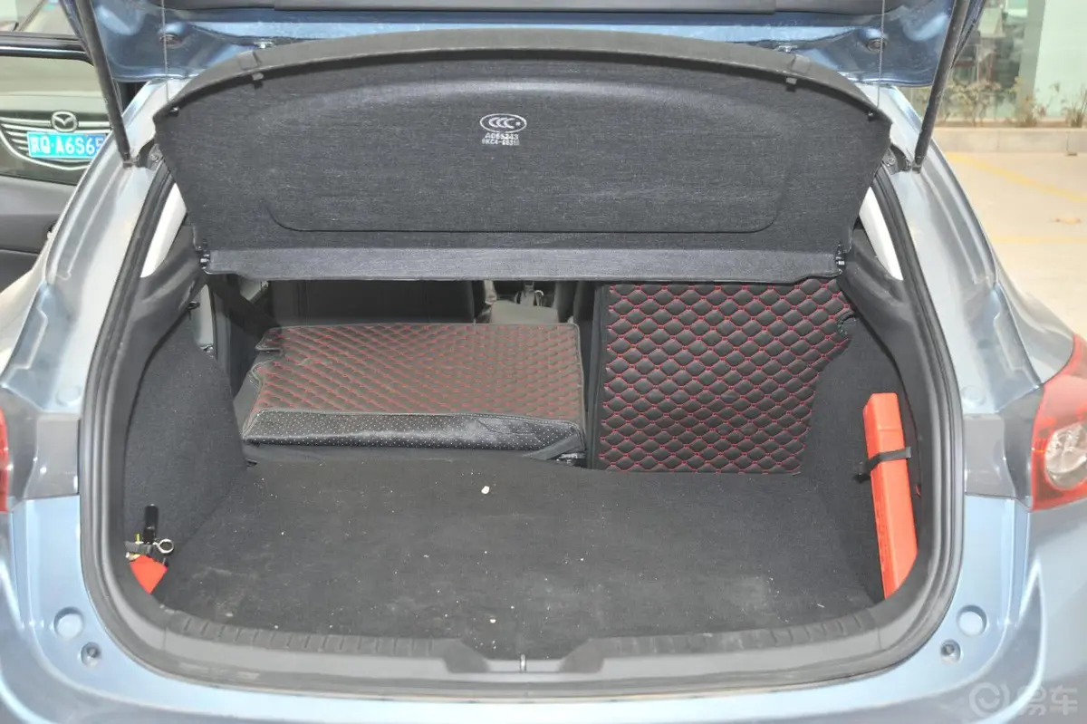马自达3 昂克赛拉两厢 1.5L 自动 尊贵型行李箱空间