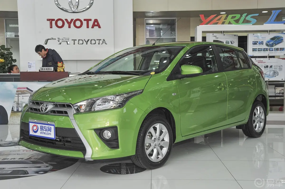 YARiS L 致炫1.5L自动 炫动天窗特别版车头局部