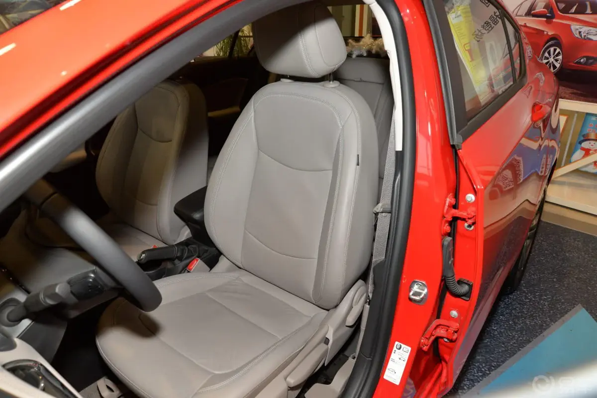 科鲁兹三厢 1.4T 自动豪华版驾驶员座椅