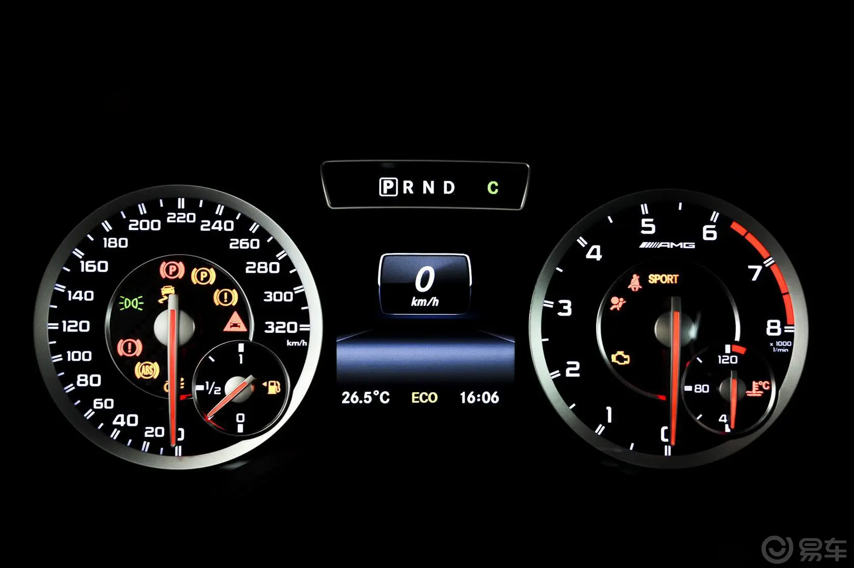奔驰A级 AMG(进口)A45 AMG 4MATIC仪表盘背光显示