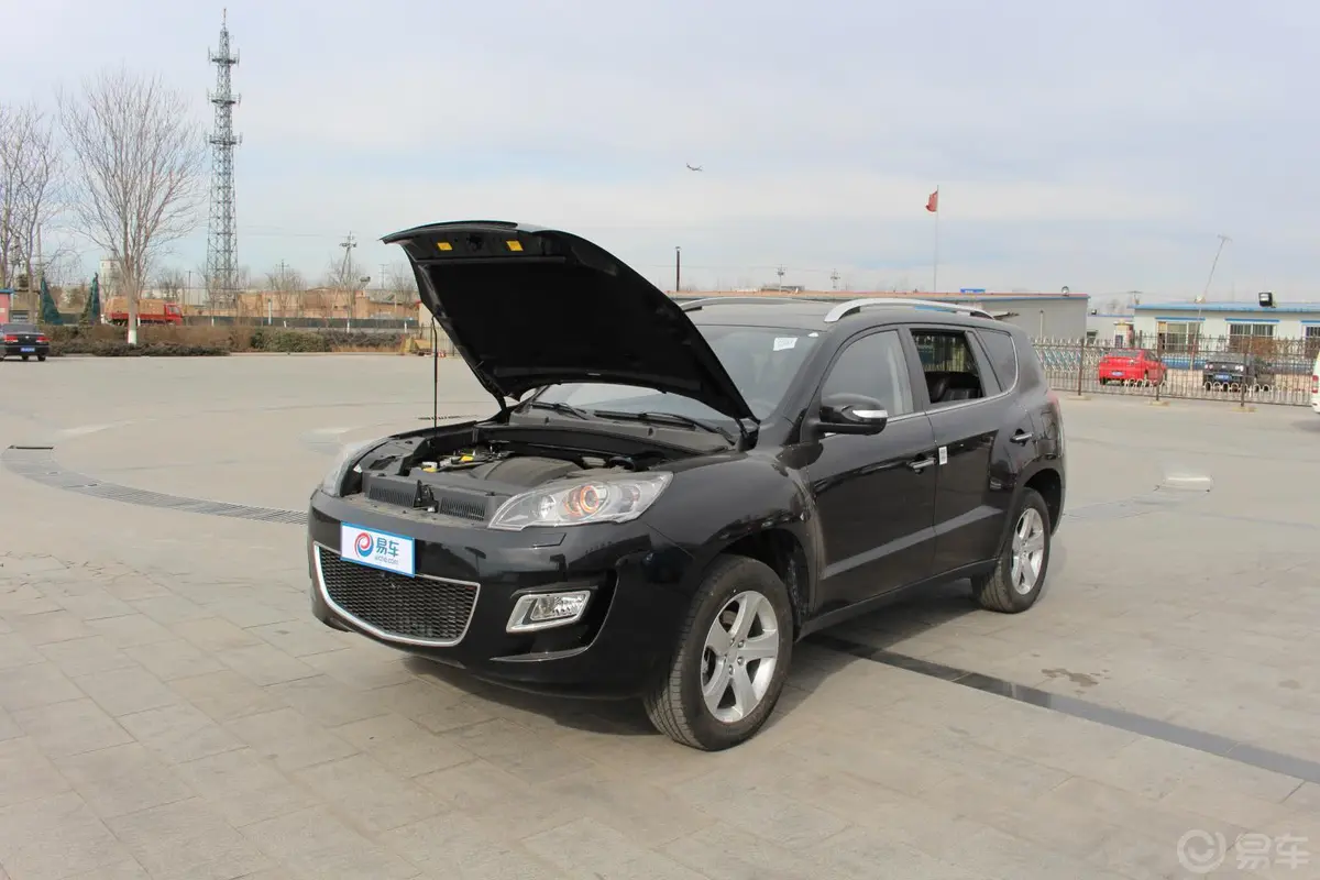豪情SUV2.4L MT 四驱 尊贵型发动机盖开启