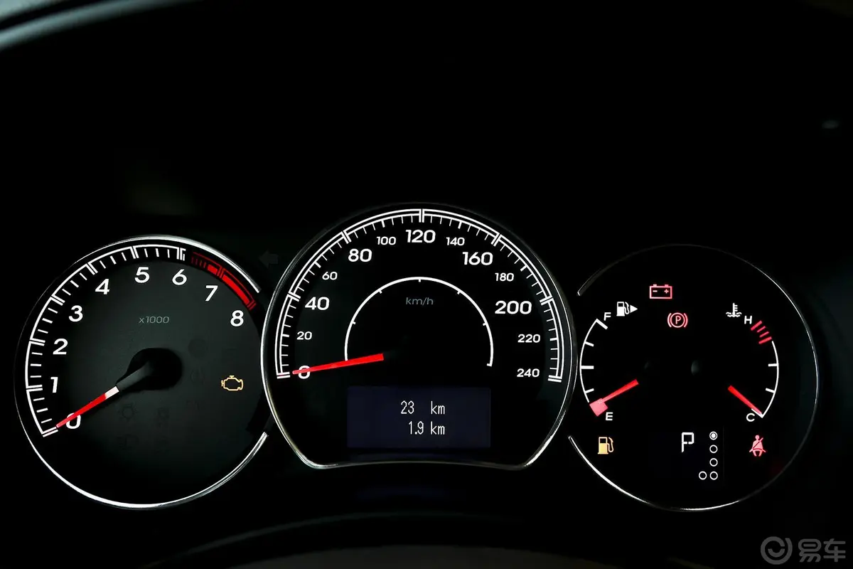 科雷傲(进口)2.5L 两驱 Sportway限量版仪表盘背光显示