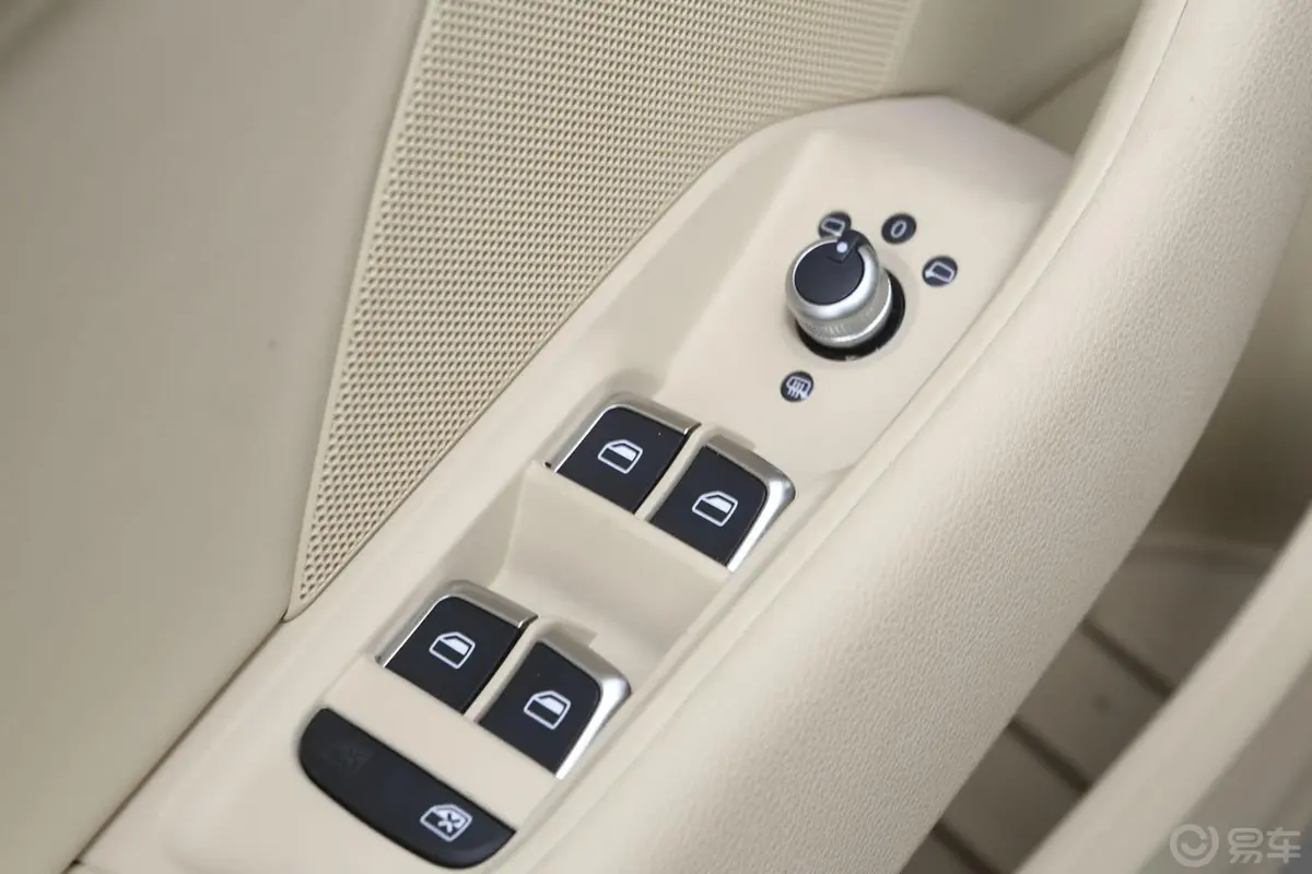 奥迪A3(进口)Sportback 40 TFSI S line 舒适型车窗升降键