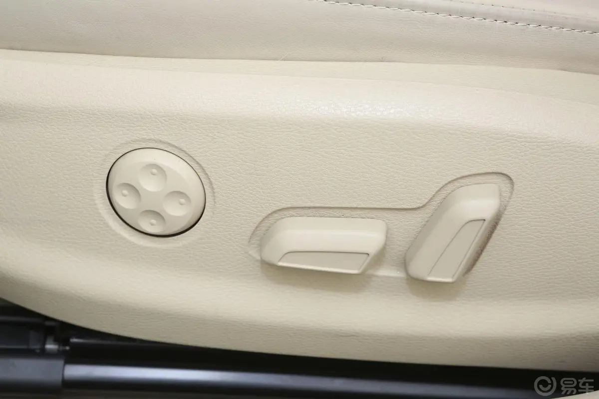 奥迪A3(进口)Sportback 40 TFSI S line 舒适型座椅调节键