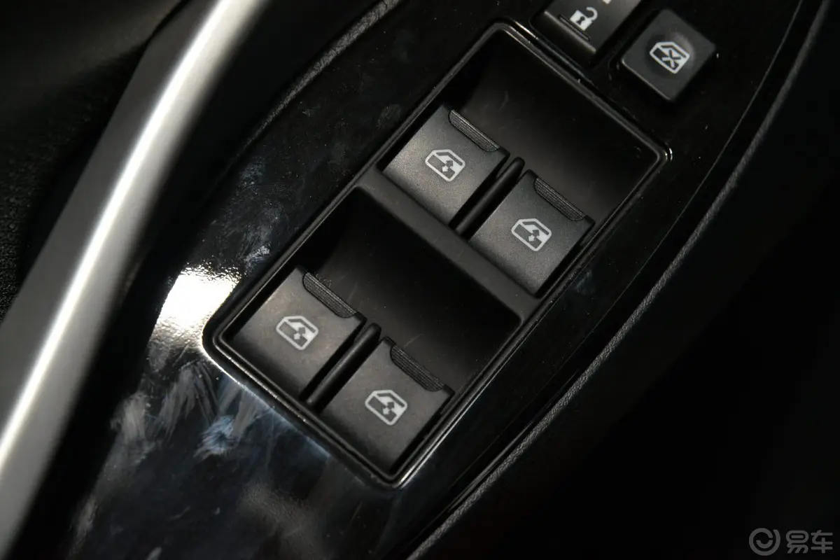 众泰Z3001.5L 驾值版 手动 精英型车窗升降键