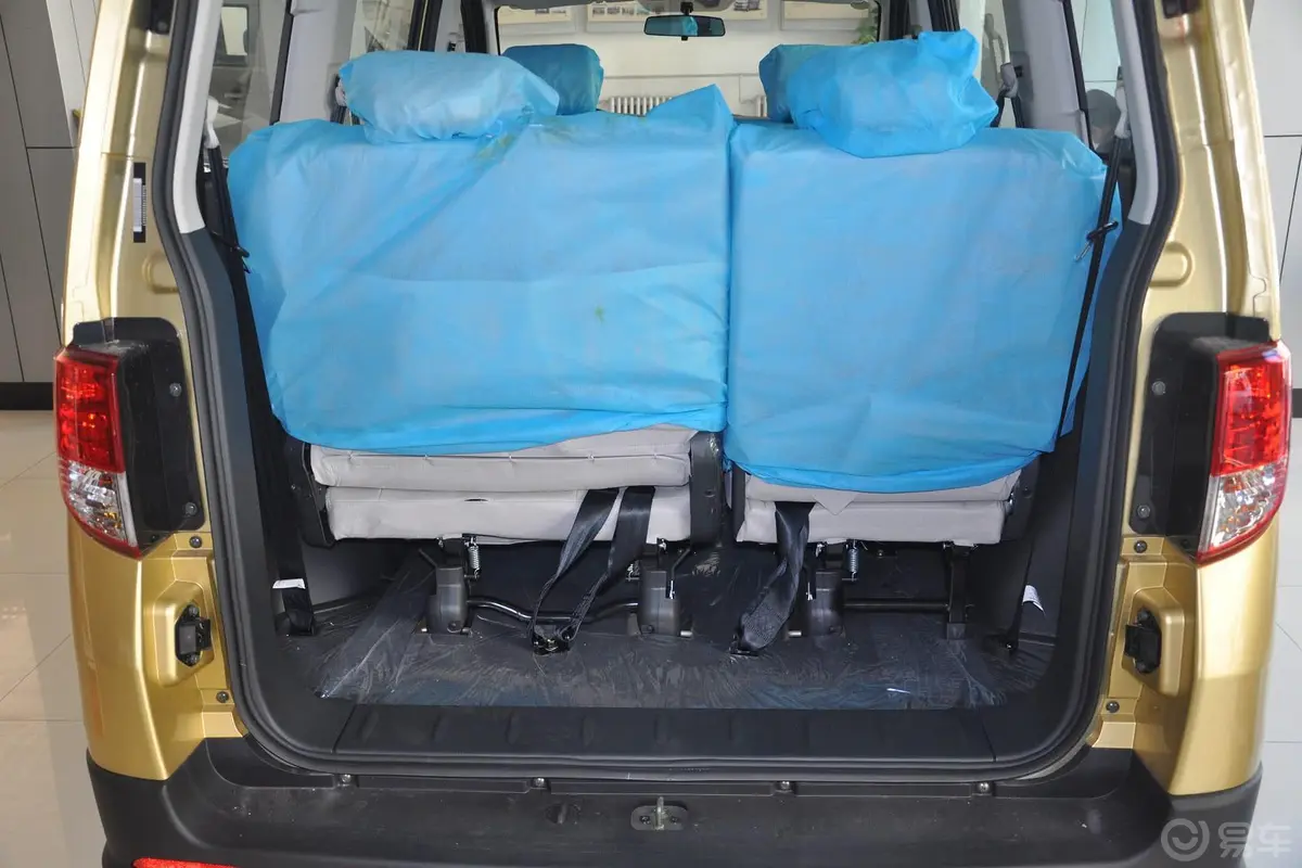 欧诺S金欧诺 1.5L 手动 豪华版行李箱空间