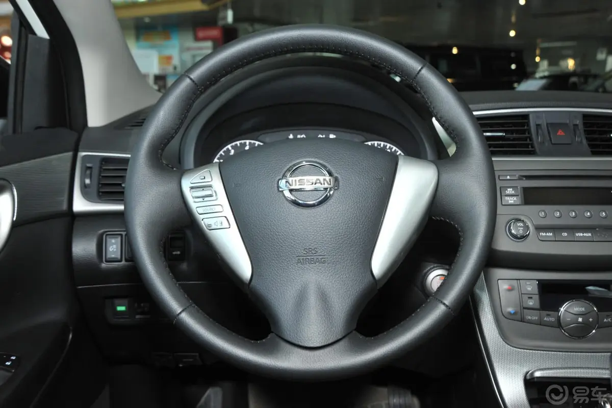 轩逸1.6L CVT XV 尊享版方向盘