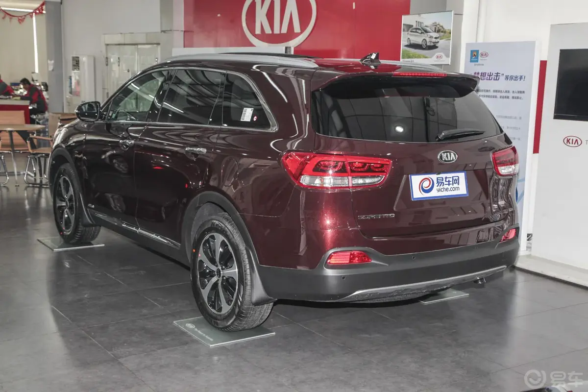 索兰托索兰托L 2.4GDI 汽油 4WD 精英版 七座 国IV正后水平