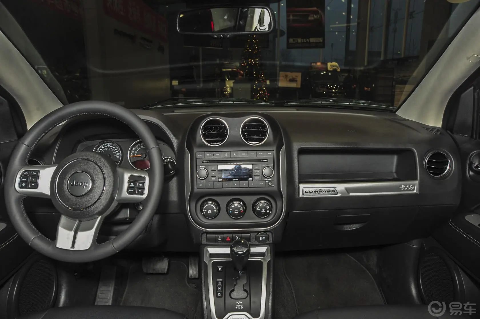 指南者(进口)改款 2.4L 自动 舒适版中控台驾驶员方向
