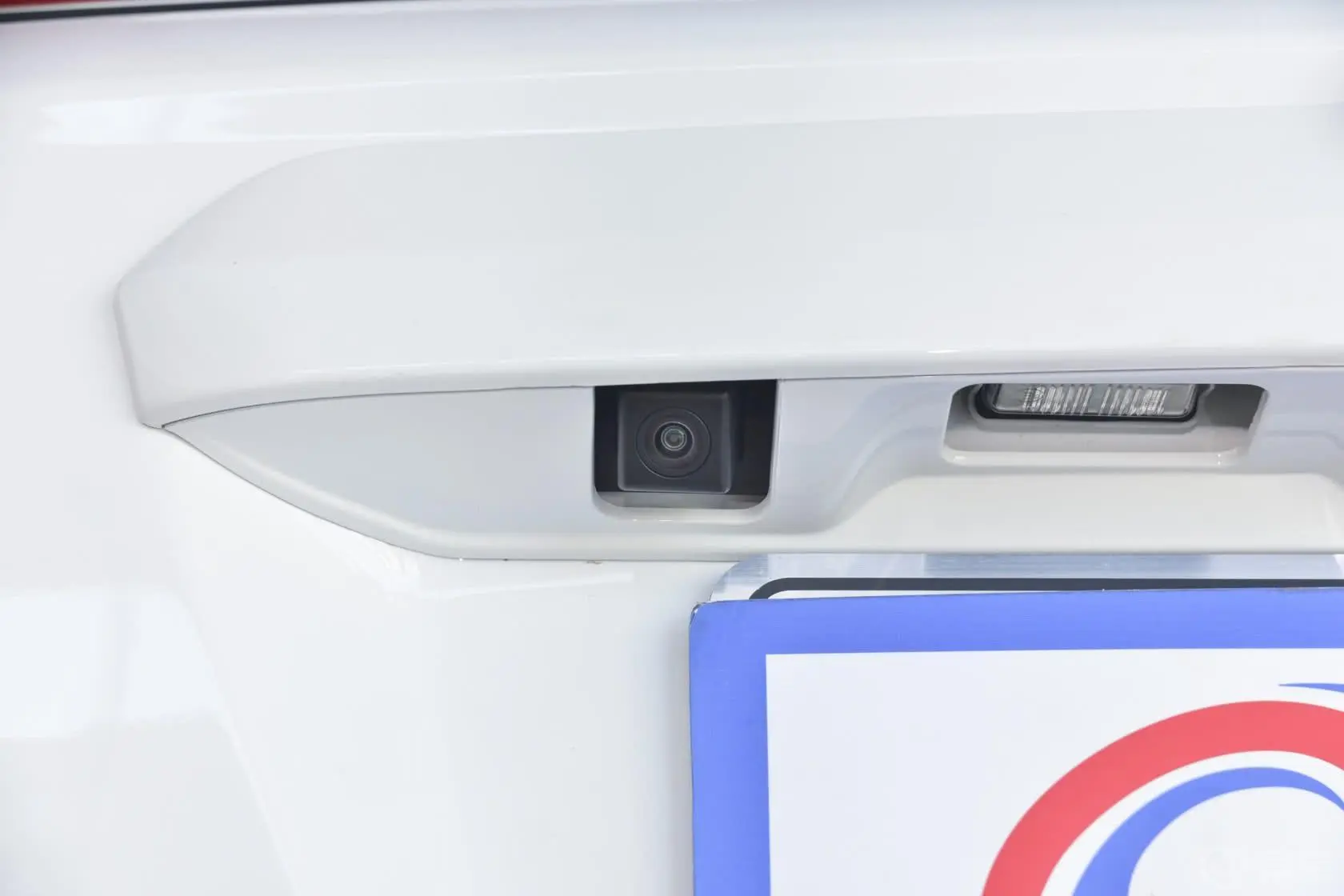 奔腾X802.0L 手动 基本型外观