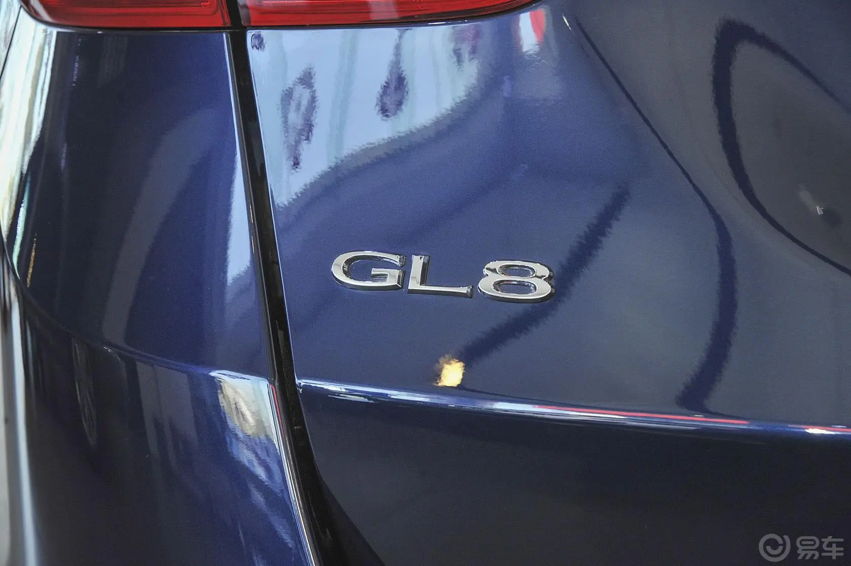 别克GL82.4L LT行政版尾标