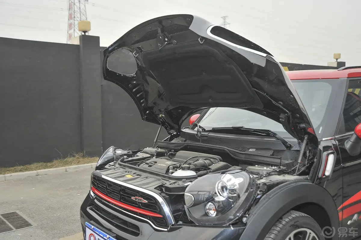 MINI JCW COUNTRYMAN1.6T JCW All 4发动机盖开启