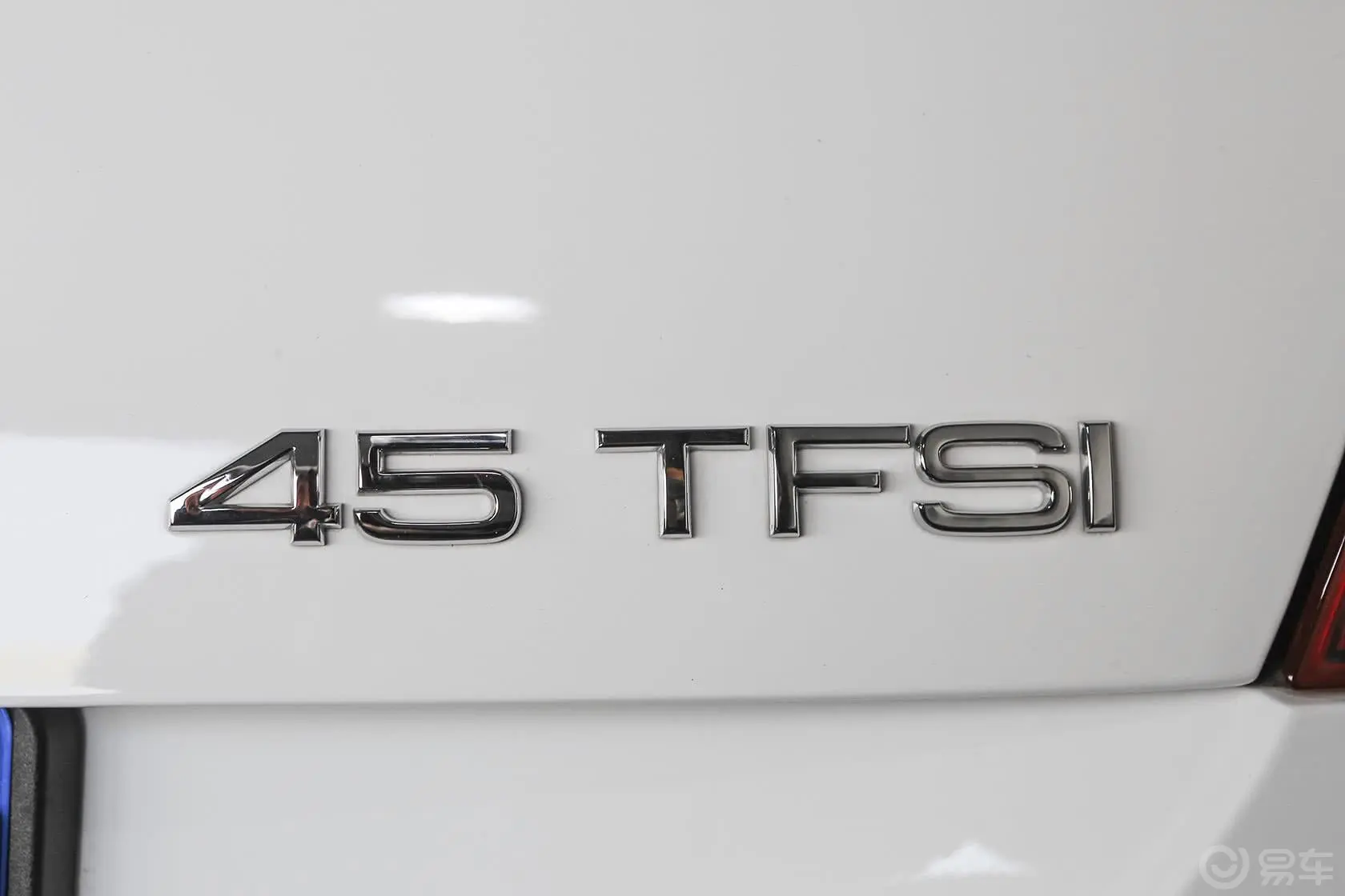 奥迪TTCoupe 45 TFSI 白色经典版尾标