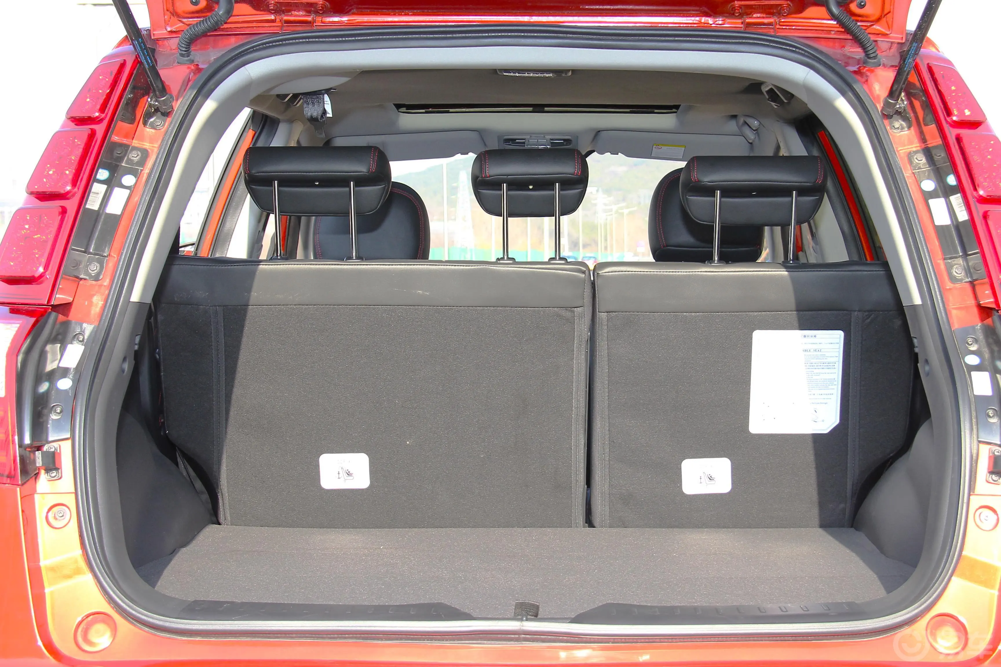 吉利GX7运动版 2.0L 自动 尊贵型行李箱空间