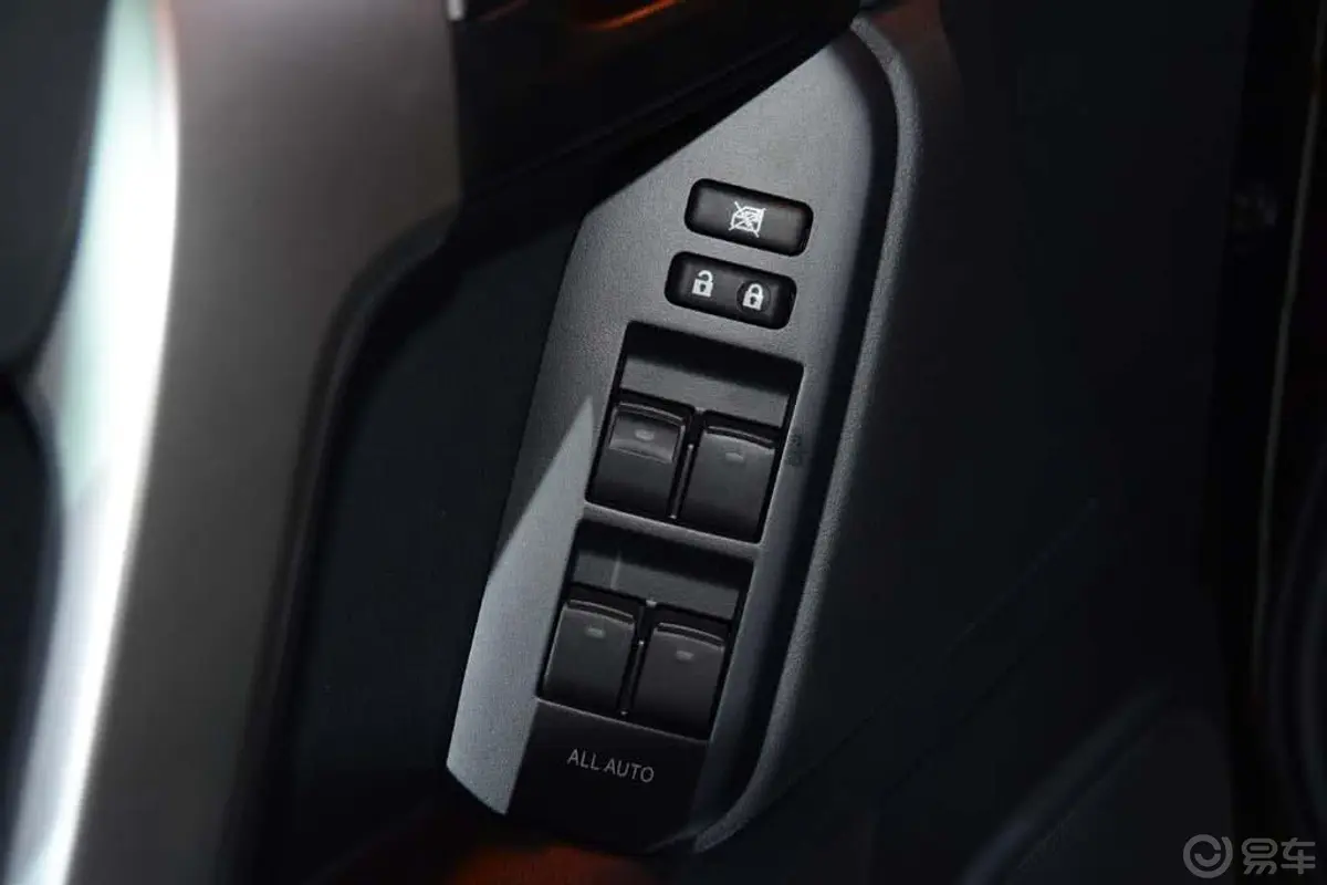 普拉多2.7L 自动 豪华版车窗升降键
