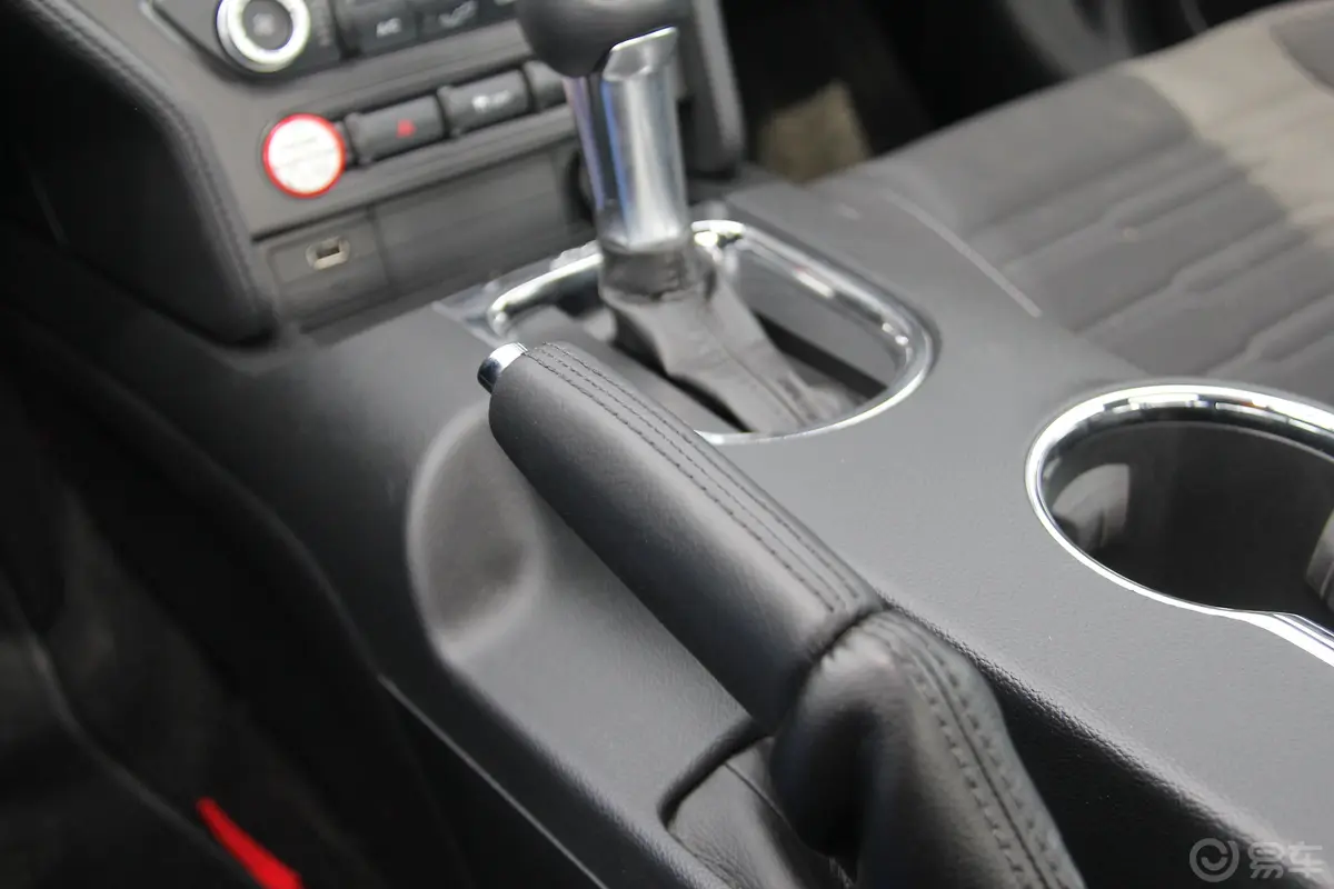 Mustang2.3L 手自一体 运动版 平行进口 美规驻车制动（手刹，电子，脚刹）