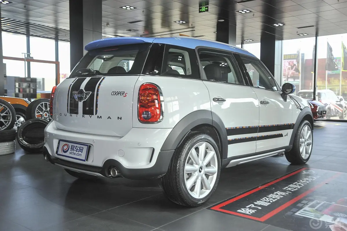 MINI COUNTRYMAN1.6T COOPER S All 4 进藏限量版侧后45度车头向右水平