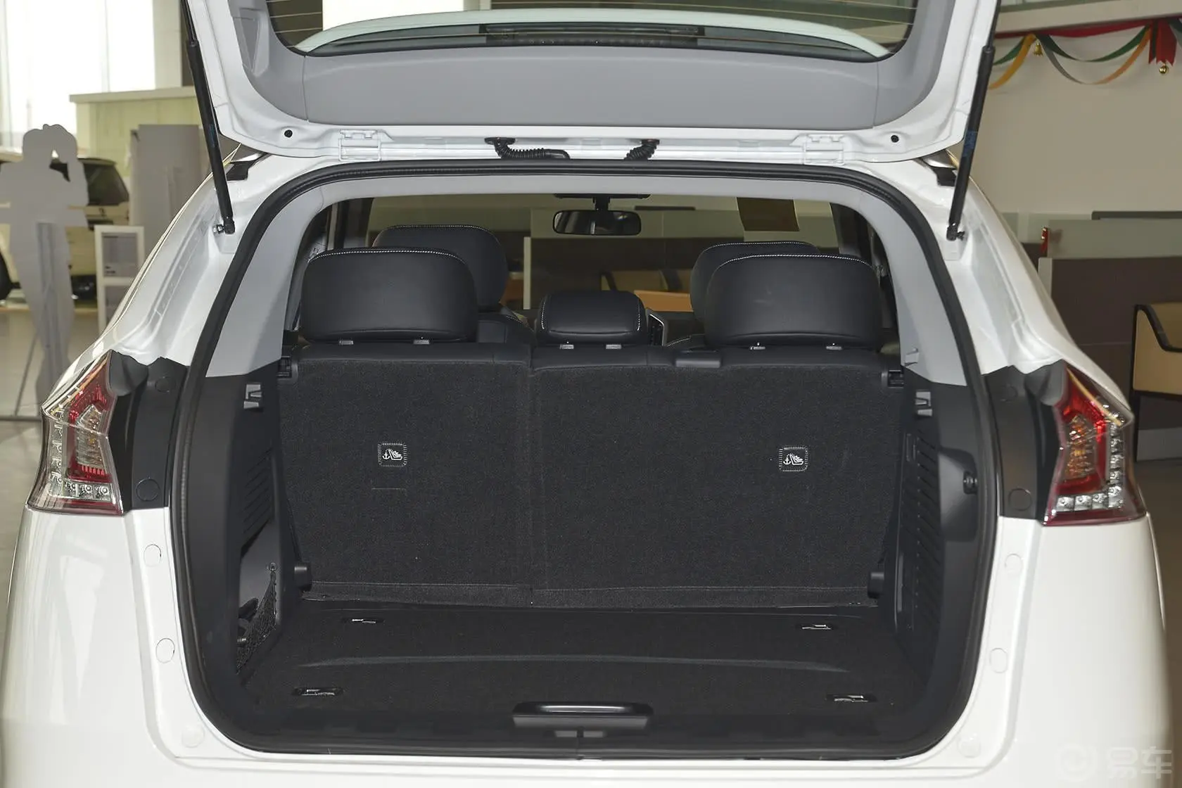 优6 SUV1.8T 智尊型行李箱空间