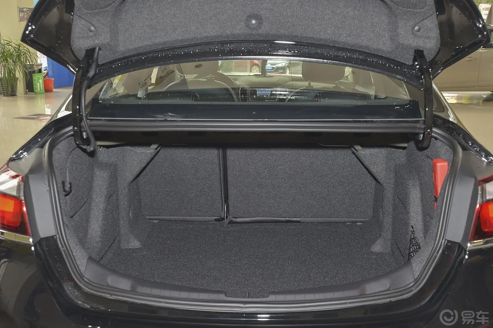 科鲁兹三厢 1.5L 手动精英版行李箱空间