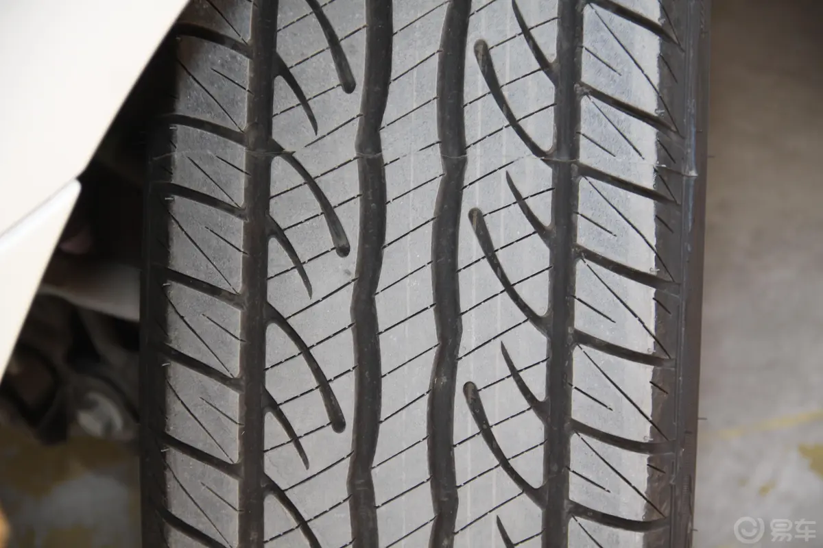 红杉5700中东 白金版 平行进口轮胎花纹