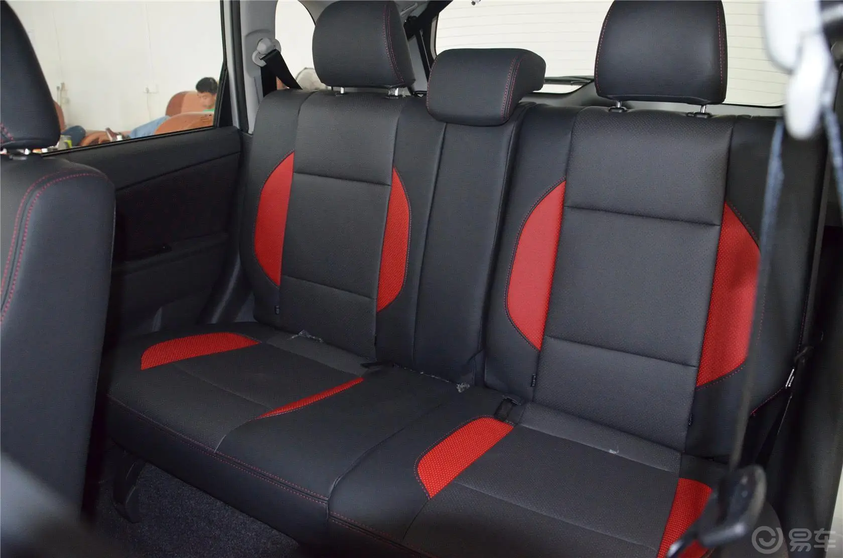 利亚纳A6两厢 1.4L 手动 理想型后排座椅