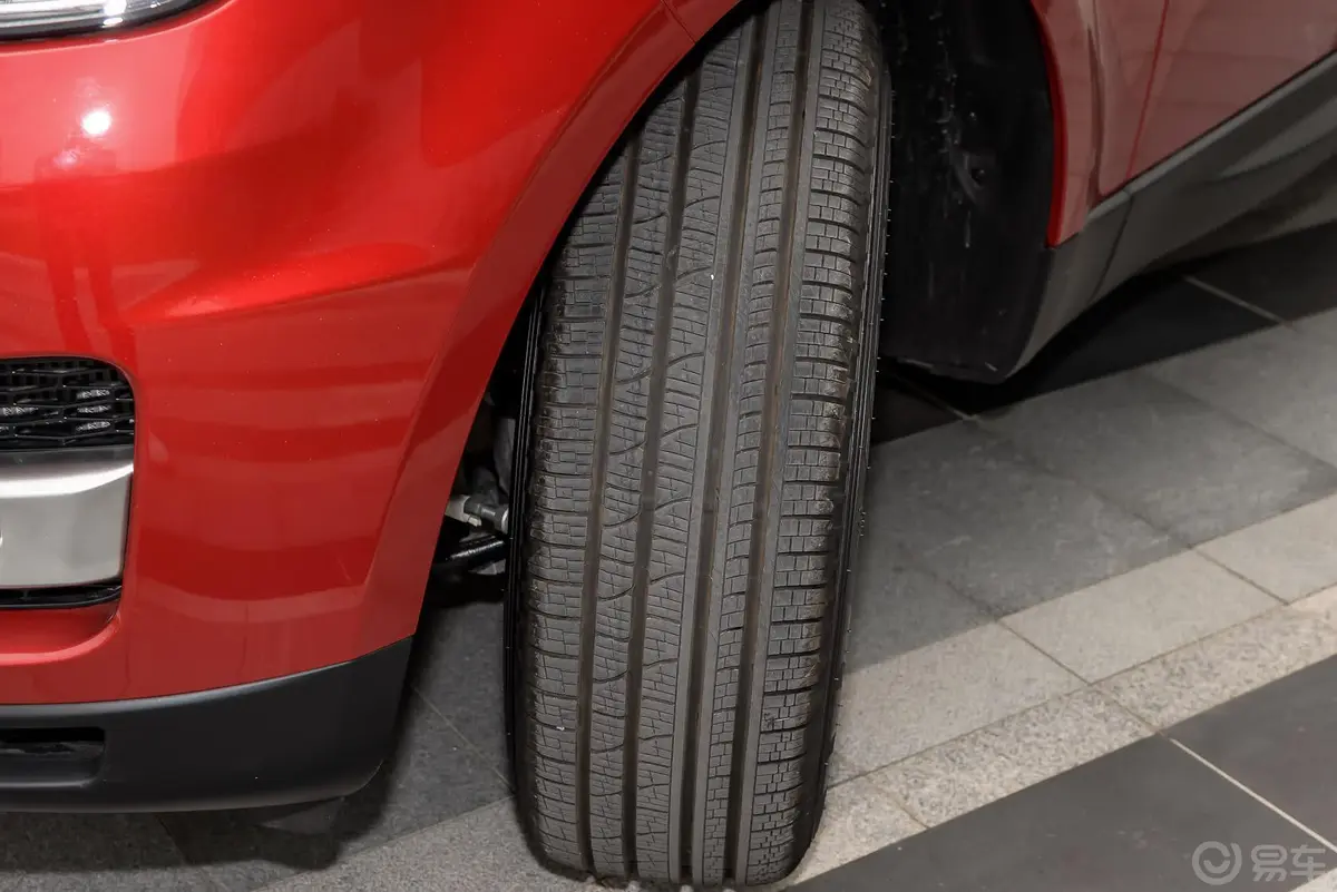 揽胜运动版3.0 V6 HSE 柴油 欧规型轮胎花纹