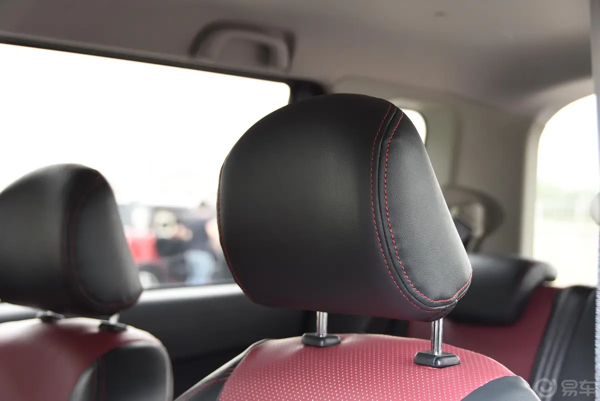 欧力威X6 1.4L 手动 尊享型驾驶员头枕