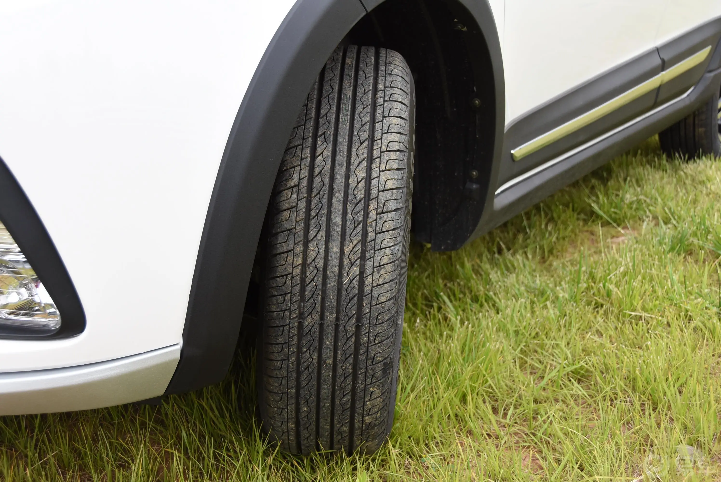 欧力威X6 1.4L 手动 尊享型轮胎花纹